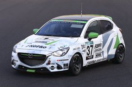 Mazda testet klimaneutralen Kraftstoff im Rennsport
