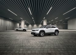 Mazda feiert hundertsten Geburtstag 